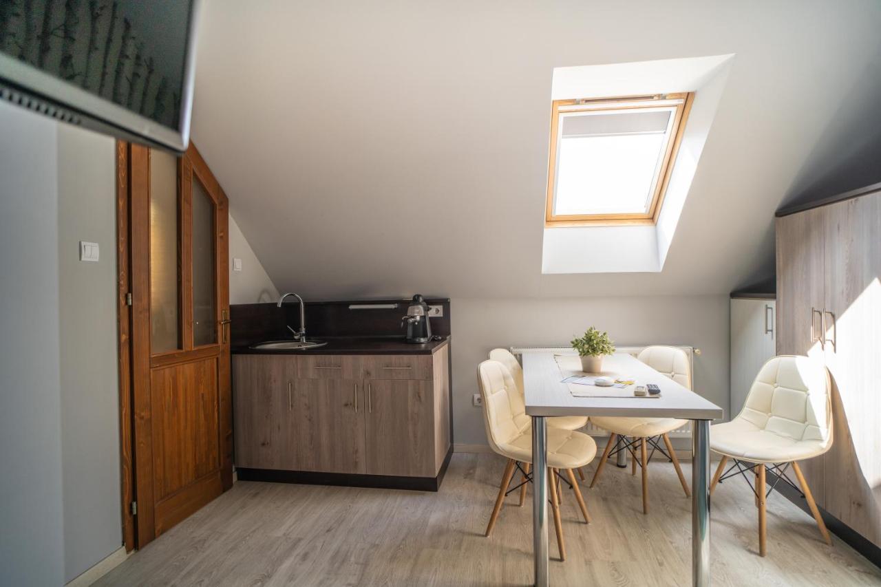 4 Asz Deluxe Apartman غيولا المظهر الخارجي الصورة